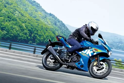 gsx-r125rlxm3-action02-1-1024x684.webp